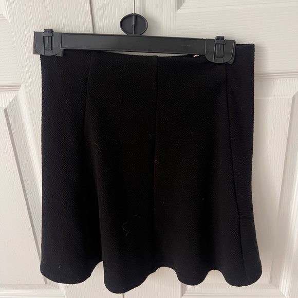 A line black skirt - Picture 2 of 2